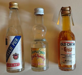 Lotto di 3 vecchie bottiglie di liquore (1970-1990)