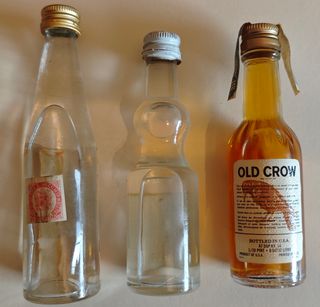 Lotto di 3 vecchie bottiglie di liquore (1970-1990)