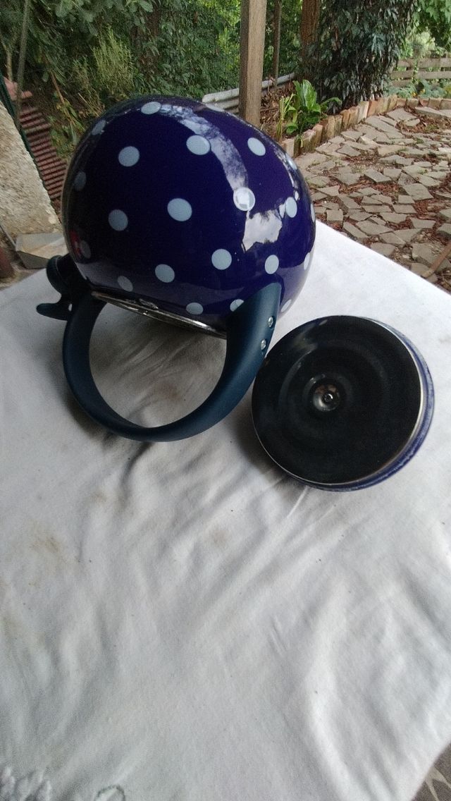 Bollitore blu a pois