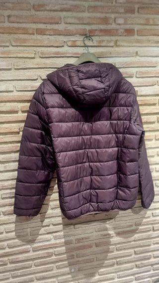 Plumas Scotta con capucha morada