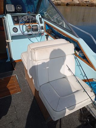 Embarcación a motor Glastron