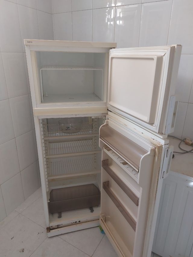 Nevera AEG blanca