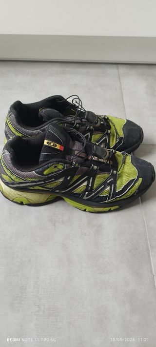 Deportivas Salomon Negras y Verdes