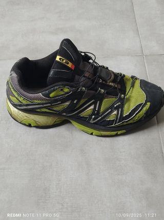 Deportivas Salomon Negras y Verdes