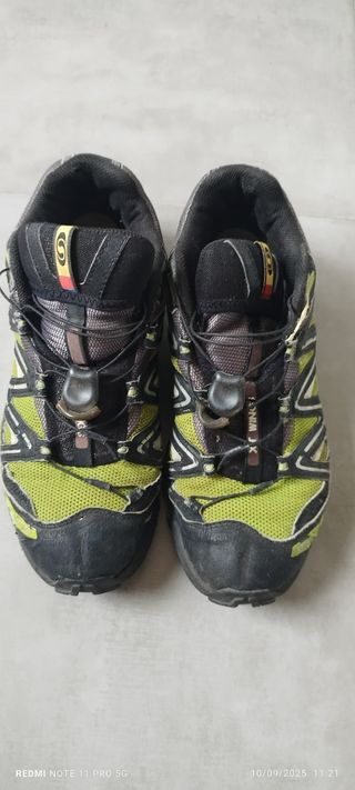 Deportivas Salomon Negras y Verdes