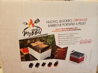 Barbecue a pellet arancione