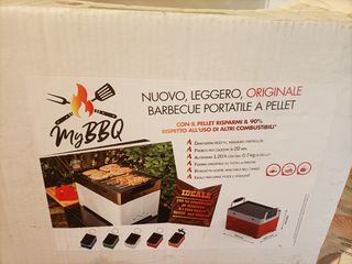 Barbecue a pellet arancione