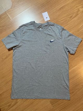 Camiseta Nike Gris