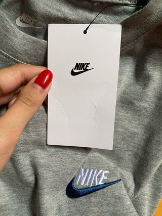 Camiseta Nike Gris