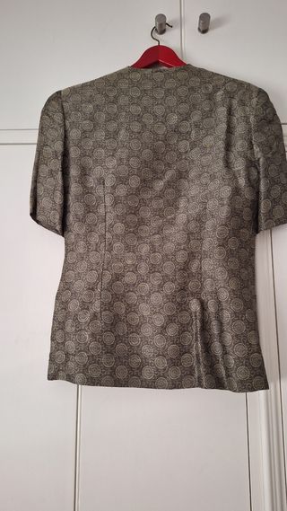 Chaqueta manga corta con estampado