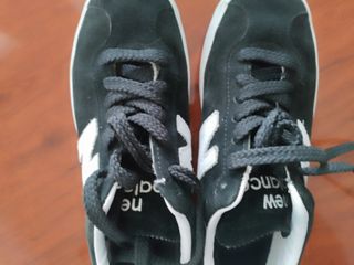 Zapatillas New Balance Negras y Blancas