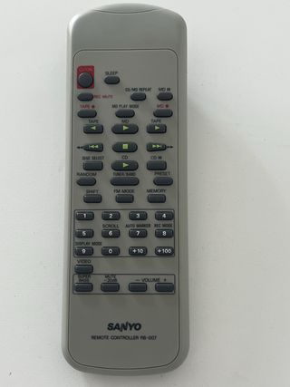 Mando Sanyo RB-007 para sistema de audio