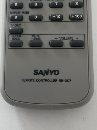 Mando Sanyo RB-007 para sistema de audio