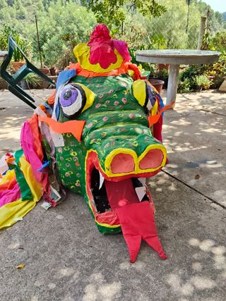 Cabeza de dragón para disfraz