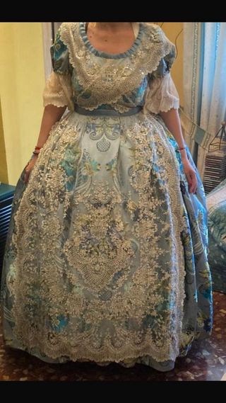 Traje de fallera / valenciana con 2 corpiños