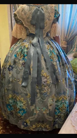 Traje de fallera / valenciana con 2 corpiños