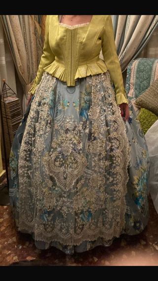 Traje de fallera / valenciana con 2 corpiños