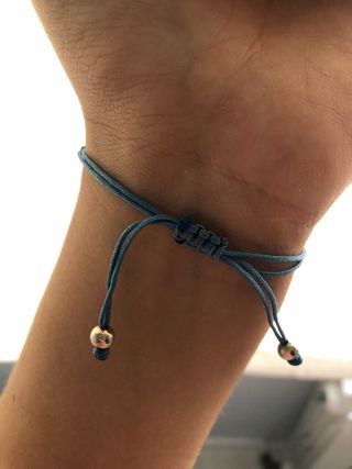 Pulsera Tous perlas y nudos corredizos azul