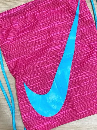Bolsa deportiva NIKE con cordones