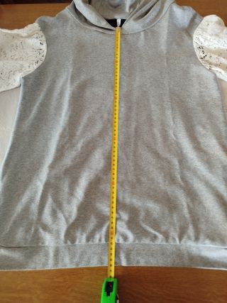 Felpa donna con cappuccio e maniche in pizzo