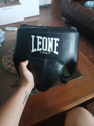 Casco y cosquillas de boxeo leone
