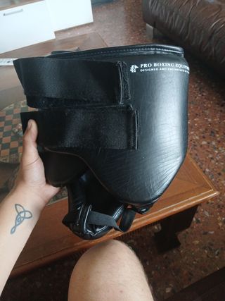 Casco y cosquillas de boxeo leone