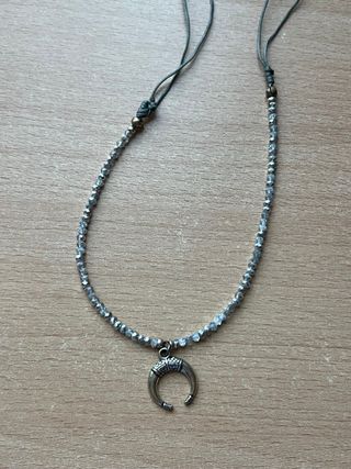 Collar con colgante de cuerno de plata