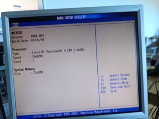 PC Pentium 4 2.66GHz 2.5GB RAM 120GB HDD con asa