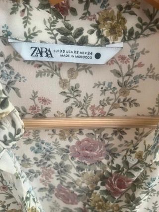 Vestido camisero Zara floral largo