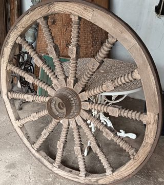 Rueda de Carro Antigua Madera y Metal