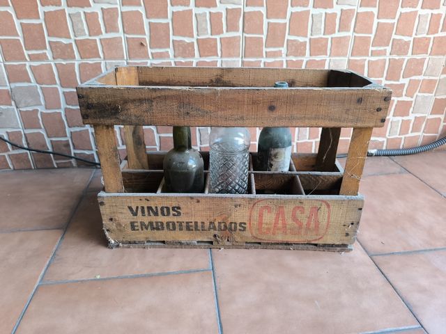 Caja antigua de transporte de botellas