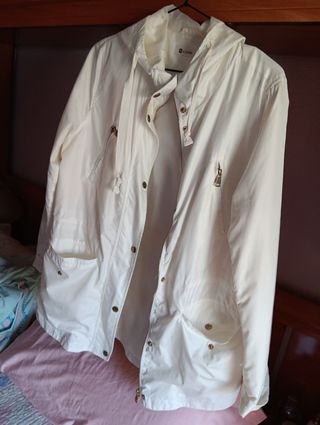 Parka n de nube blanca