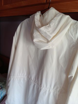 Parka n de nube blanca