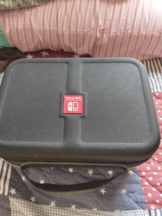 Se vende Nintendo switch con accesorios Urgente 