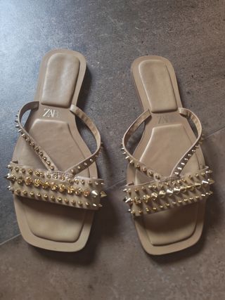 Sandalias Zara Beige Tachuelas