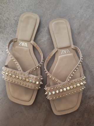 Sandalias Zara Beige Tachuelas