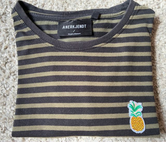 Camiseta Anerkjendt rayas con piña T/L