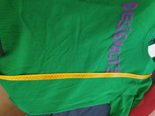 Jersey Desigual verde con letras moradas