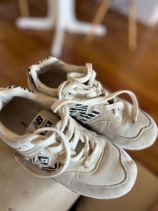Tenis New Balance Beige