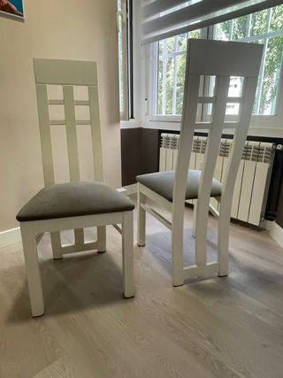 Mesa de Comedor de Madera + 4 Sillas