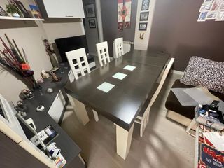 Mesa de Comedor de Madera + 4 Sillas