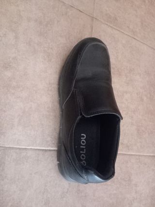 Zapatos negros para instituto