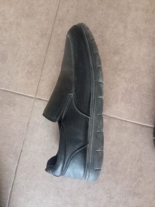 Zapatos negros para instituto