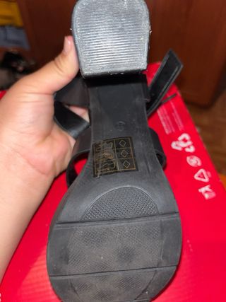 Zapatos de tacón negros