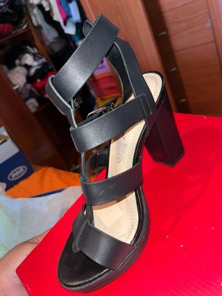 Zapatos de tacón negros
