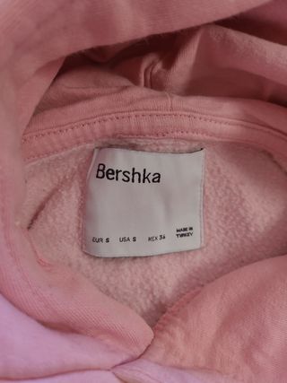 Sudadera rosa con estampado anime