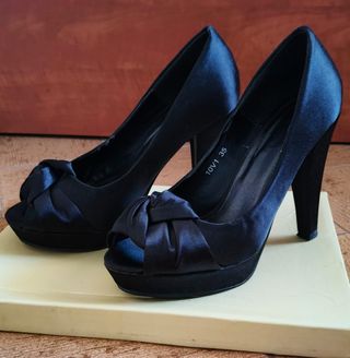 Zapatos de tacón negros talla 35