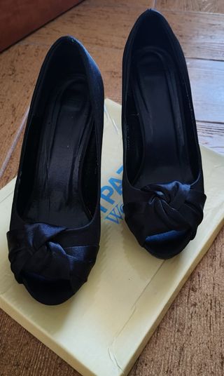 Zapatos de tacón negros talla 35