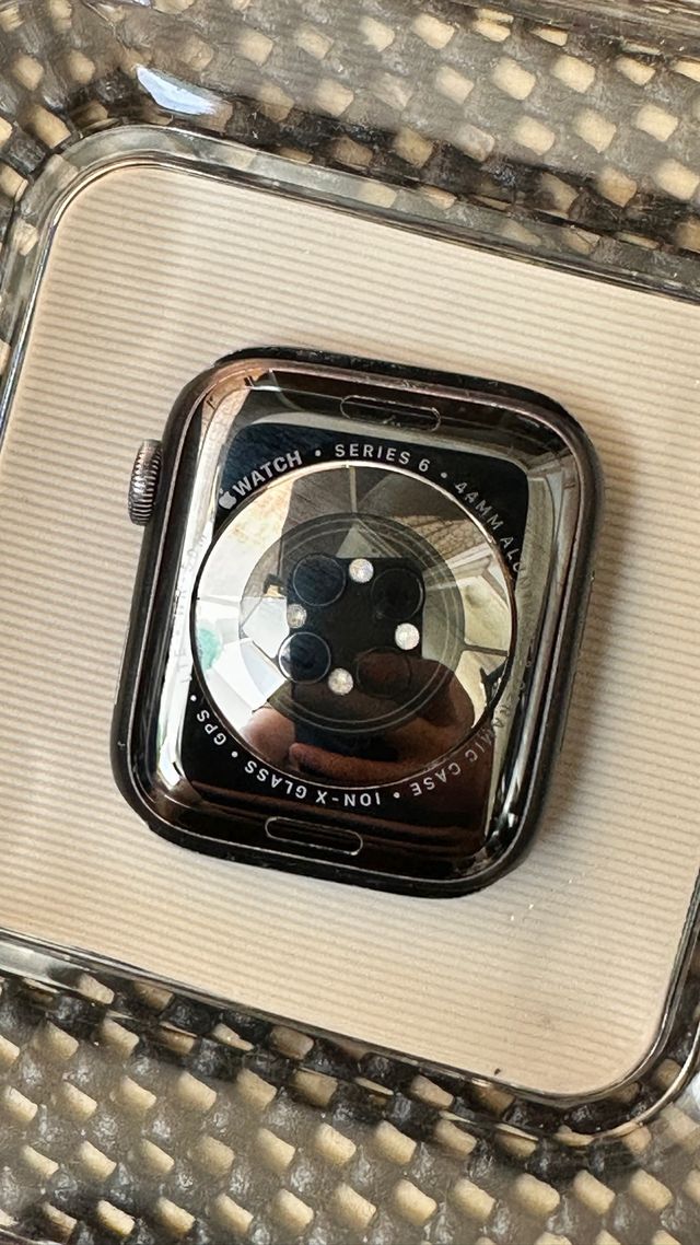 Apple Watch S6 44 mm GPS + LTE