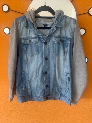 Chaqueta vaquera Kiabi con capucha